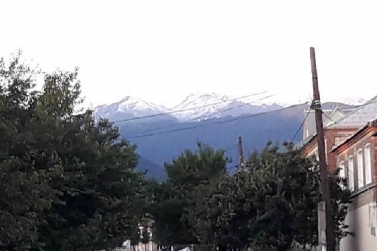 Zaqatalaya qar yağıb