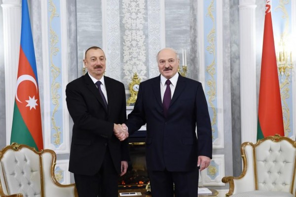 İlham Əliyev Lukaşenkoya zəng etdi