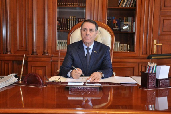 Novruz Məmmədov şöbə müdirini işdən çıxardı