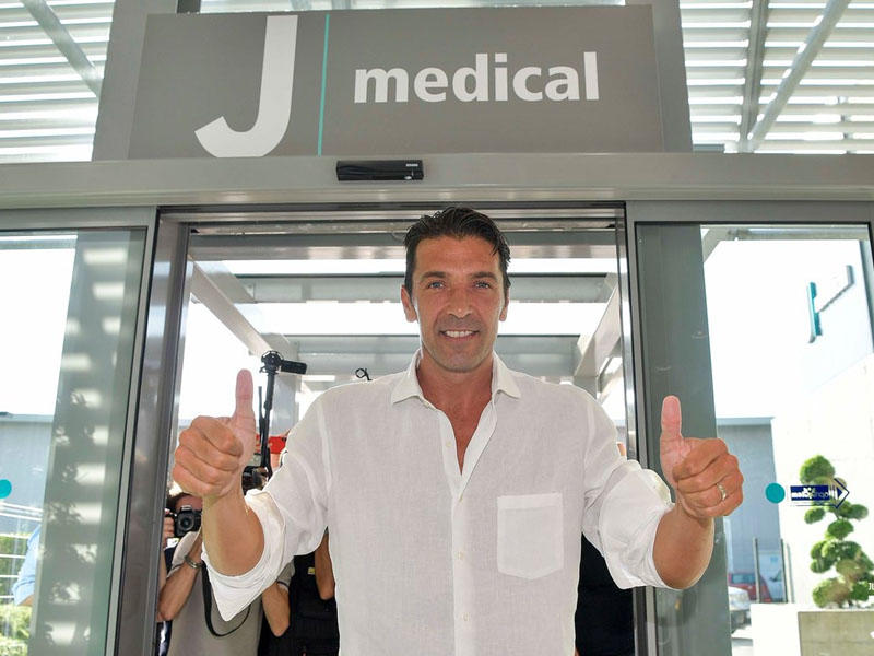 Buffon "Yuventus"a döndü