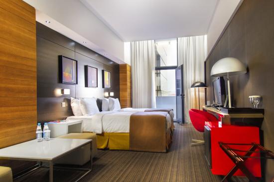 "Ramada" oteldə faciə: Ərəb turist öldü