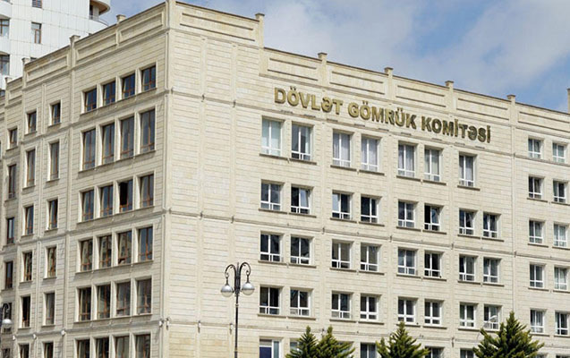 Rüşvət alan gömrük əməkdaşı işdən çıxarıldı
