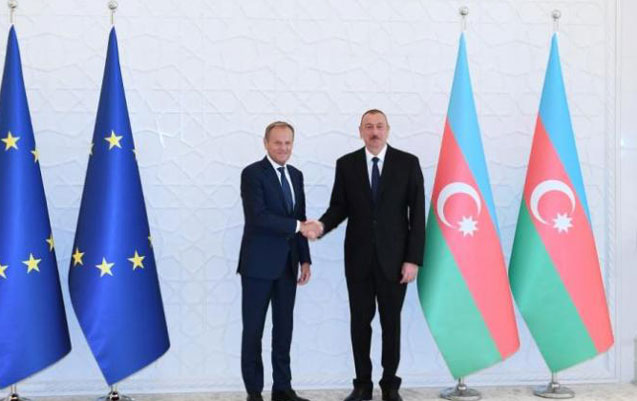 Prezident və Donald Tusk mətbuata bəyanatlarla çıxış ediblər