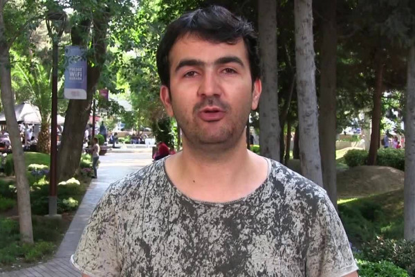 Prezidentə müraciət edən jurnalistə ev verildi