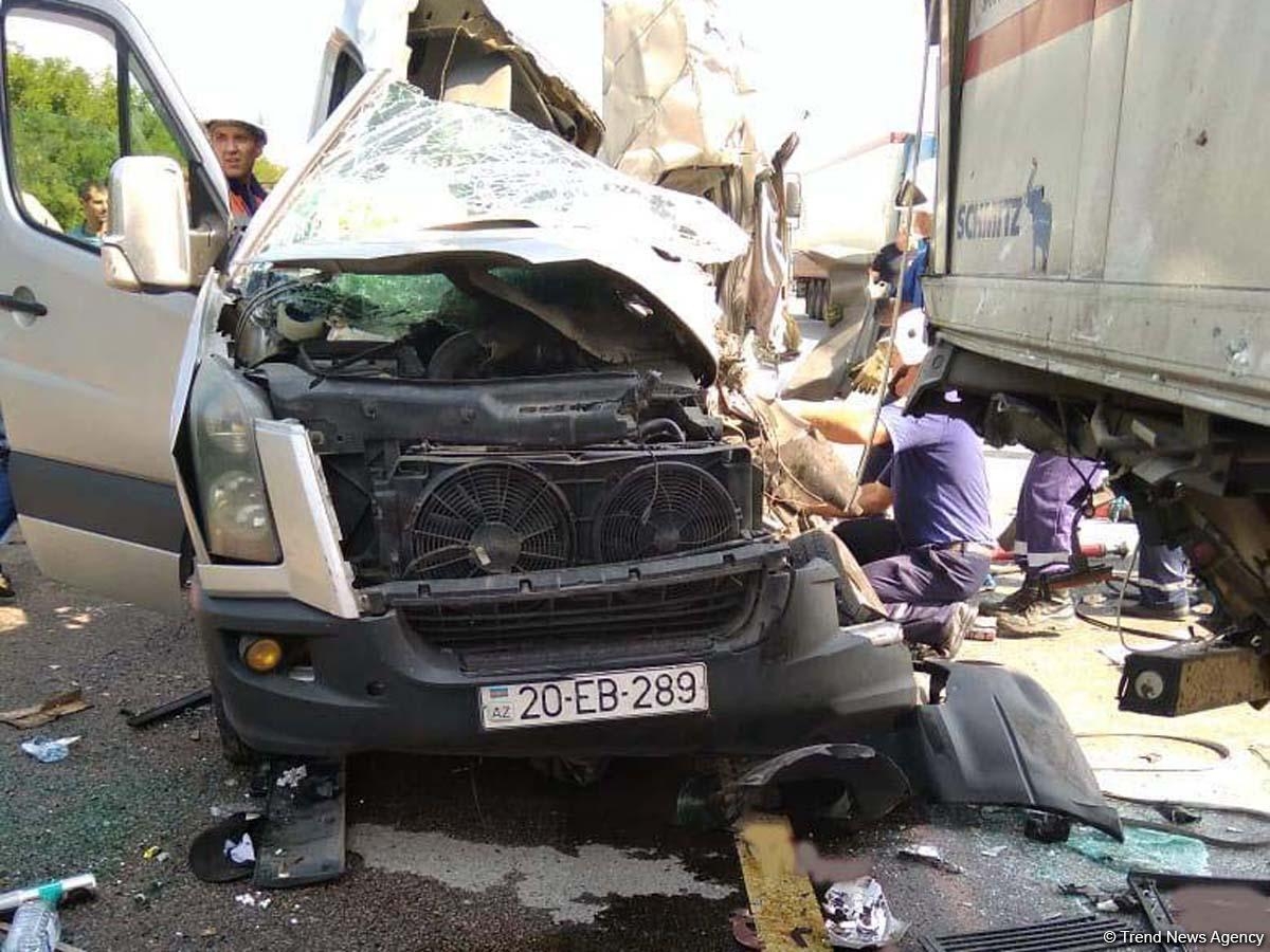 Moskvadan Azərbaycana gələn mikroavtobus ağır qəzaya düşdü – 2 ölü, 6 yaralı