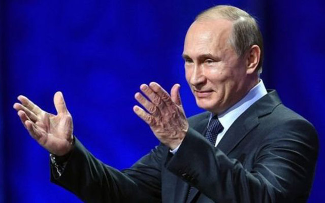 Putin müsəlmanları təbrik etdi