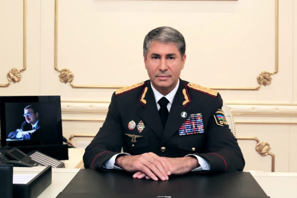 Vilayət Eyvazov rəis müavinini işdən çıxardı - FOTO