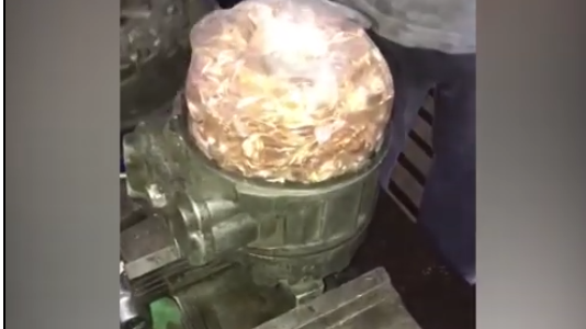 Azərbaycanda avtomobilin motorundan 4 kiloqram qızıl tapıldı - VİDEO