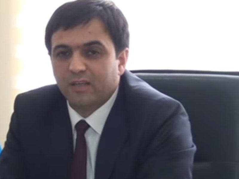 Özünü asan mərkəz direktorunun ailə problemləri olub