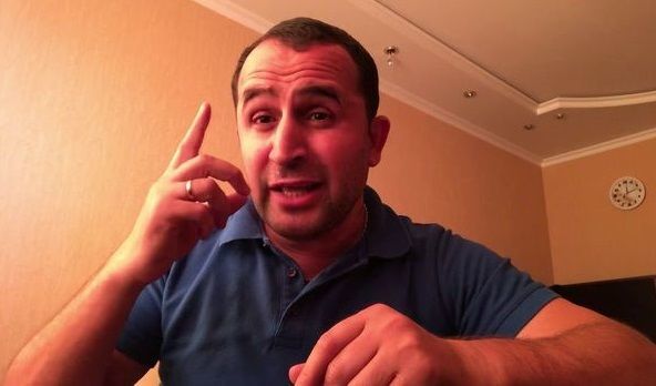 Məmurları təhqir edən azərbaycanlı videobloqer Rusiya vətəndaşlığından çıxarıldı