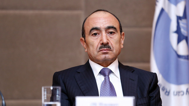 "Facebook-da aktiv olmağım heç kimə təəccüblü gəlməməlidir" - Əli Həsənov