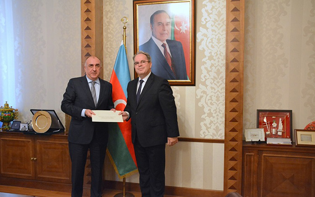 Elmar Məmmədyarov yeni səfiri qəbul etdi