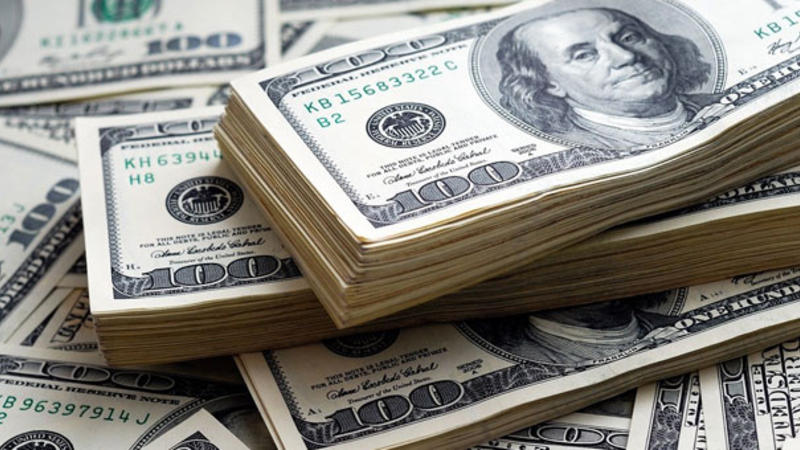 Bakının mərkəzində evdən 15 min dollar oğurlandı