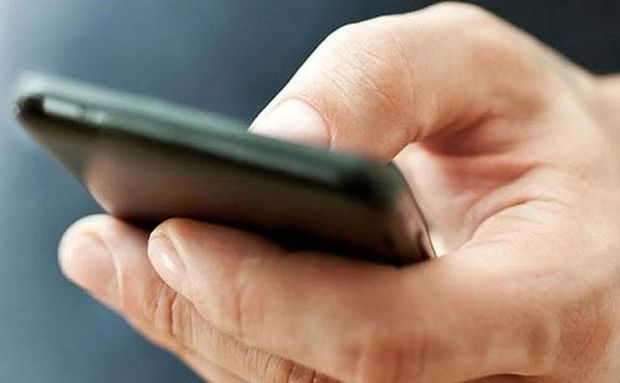 Həbsdəki xalası oğluna "telefonlu peçenyə" keçirmək istədi - FOTO
