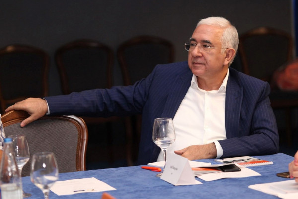 Adil İsmayılova bir illik QADAĞA