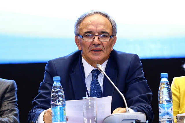 Əflatun Amaşov: "Azərbaycanda heç bir qurum mediaya nəzarət etmir, media tam müstəqildir"