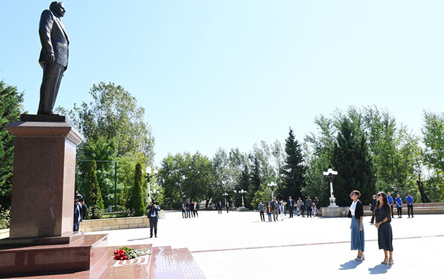 Mehriban Əliyeva və qızı Şamaxıda - Fotolar