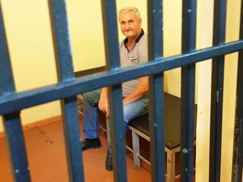 Yol polisini təhqir edən sürücü tutuldu - FOTO