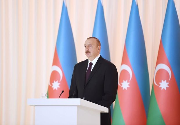 İlham Əliyev Neftçilər günü münasibətilə keçirilən mərasimdə