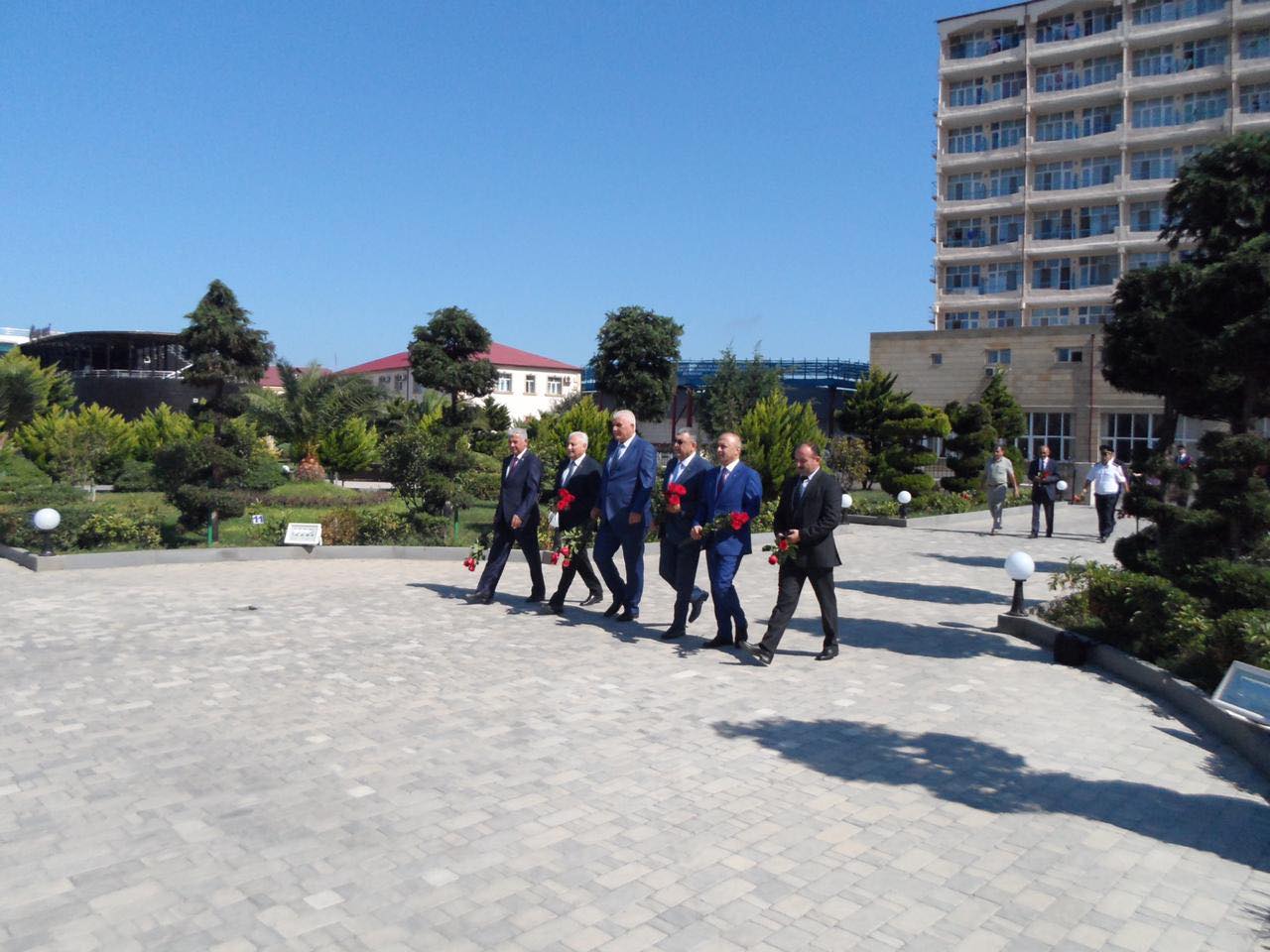 Binəqədidə “Əsrin müqaviləsi”nin imzalanmasının 25 illiyi ilə əlaqədar tədbir keçirildi - FOTOLAR