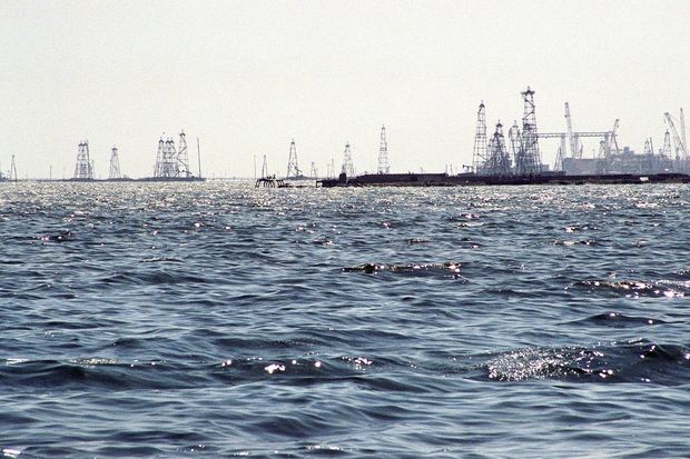 Xəzərdə dalğanın hündürlüyü 5,2 metrə çatıb - FAKTİKİ HAVA