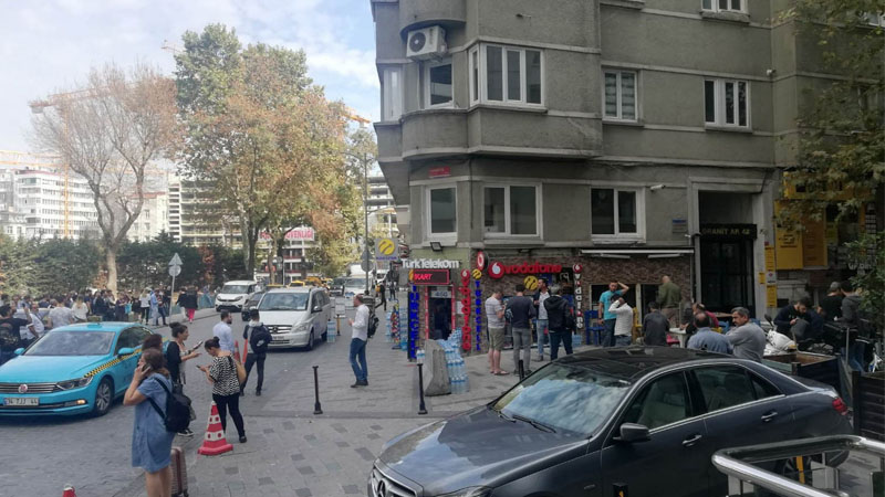 İstanbulda zəlzələ anı - ANBAAN VİDEO