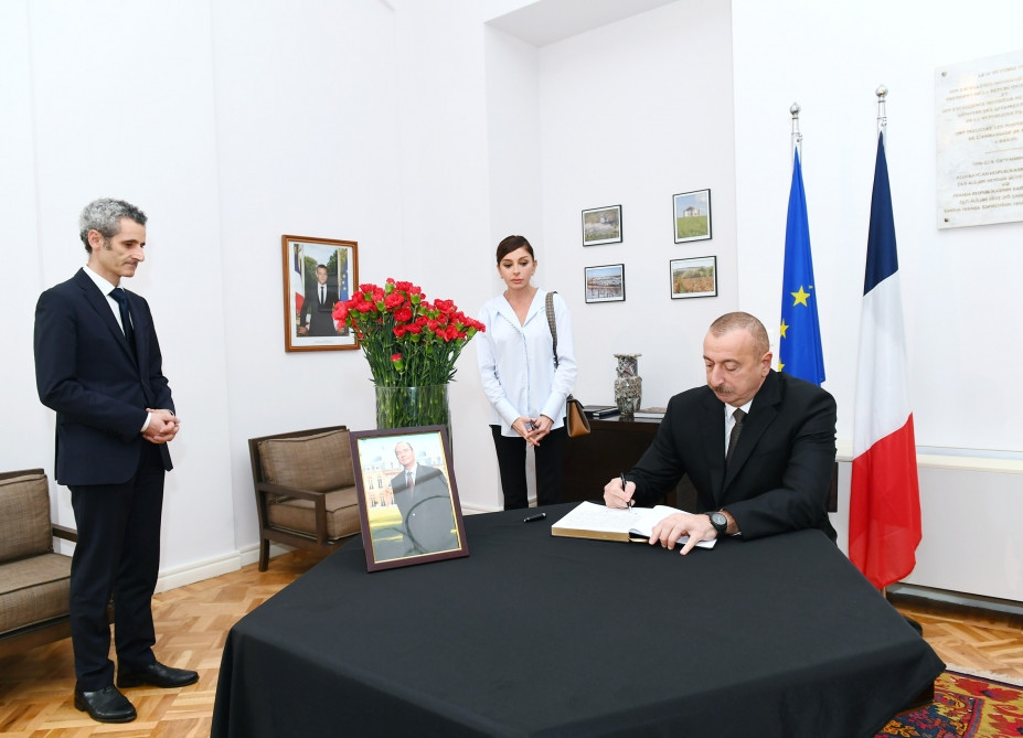İlham Əliyev və xanımı Fransa səfirliyində - FOTOLAR