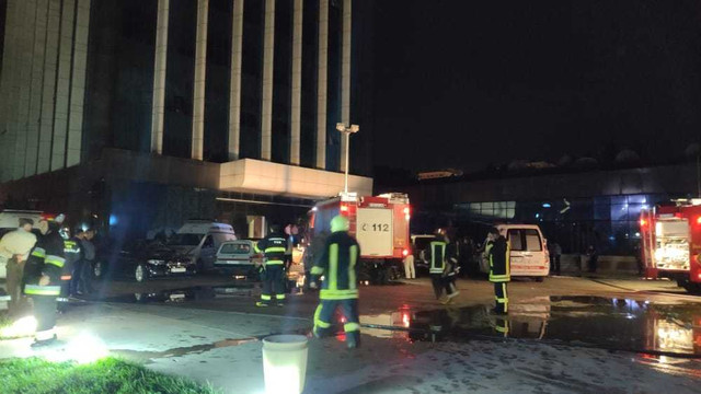 “İTV”nin binasındakı yanğın nəticəsində iki nəfər tüstüdən zəhərlənib - RƏSMİ