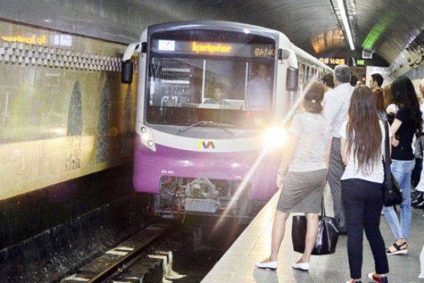 Bakı metrosunda qanlı hadisə: 20 yaşlı oğlan...