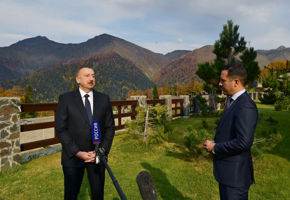 İlham Əliyevin Rusiyanın “Rossiya” və “Birinci” televiziya kanallarına müsahibəsi - FOTO