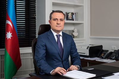 Təhsil naziri müəllimlərdən pul yığan məktəb direktorunu işdən qovdu