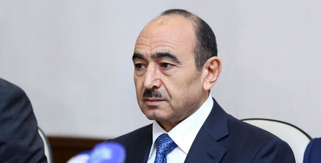 "İlham Əliyevin bir çıxışı Ermənistanı qarışdırdı" - Əli Həsənov