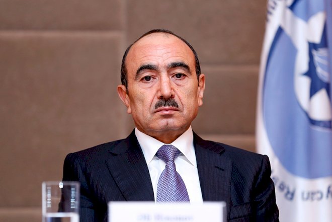 "50 nəfərlik piketi idarə edə bilməyənlər xalqın və dövlətin məsuliyyətini necə daşıya bilərlər? "- Əli Həsənov