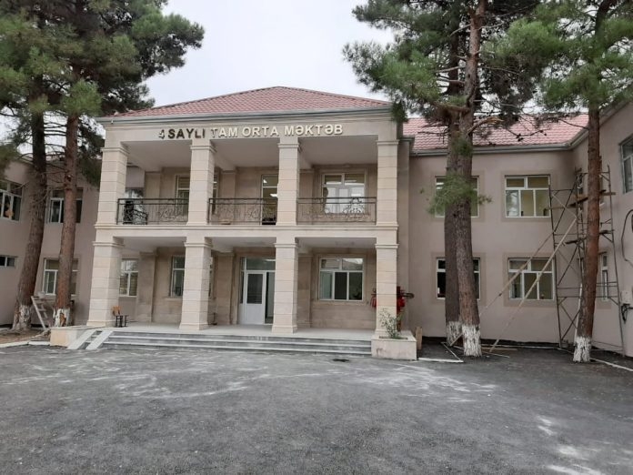 Azərbaycanda müəllim dərs zamanı öldü