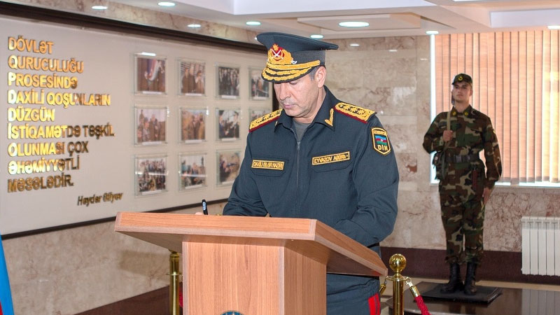 Vilayət Eyvazov 10 nəfəri işdən çıxardı - "rüşvət otaqları"nı ləğv etdi