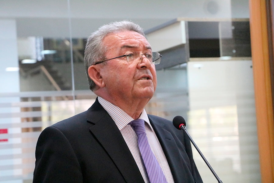 Misir Mərdanov nəvələri ilə alış-verişdə - FOTO
