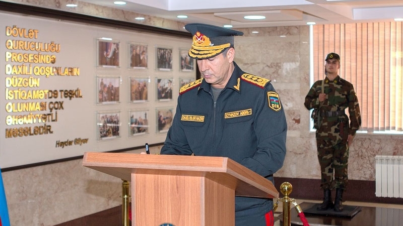 Vilayət Eyvazov generalı təqaüdə göndərdi - FOTO