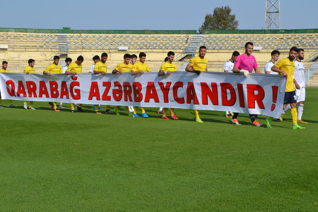 "Kəpəz" klubu oyuna “Qarabağ Azərbaycandır!” yazılı plakatla çıxıb