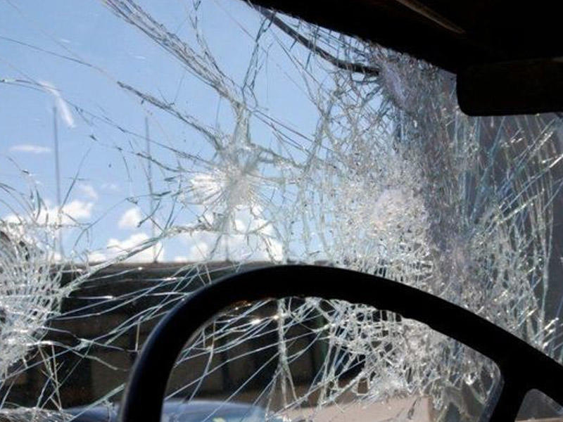 Avtomobil mikroavtobusla toqquşub, xəsarət alanlar var