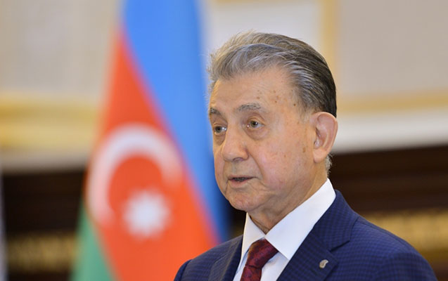 Prezident Akif Əlizadəni mükafatlandırdı