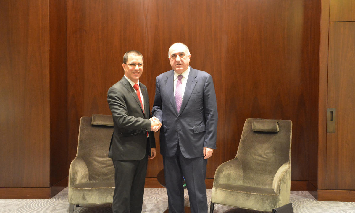 Elmar Məmmədyarov venesuelalı həmkarı ilə görüşüb - FOTO