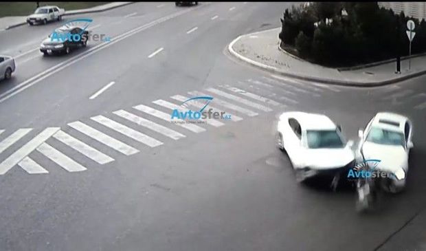 Bakıda qaydaları heçə sayan sürücü dəhşətli qəza törətdi - ANBAAN VİDEO