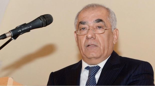 Baş nazir Əli Əsədov tanınmış jurnalisti işdən çıxardı