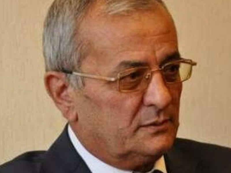 İsgəndər Həmidov siyasətdən getdi