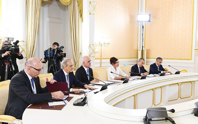 “Azərbaycanda rus dilinə böyük hörmətlə yanaşırlar” - Mehriban Əliyeva