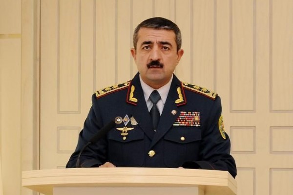 Elçin Quliyev müşavirədə rəisi işdən çıxardı