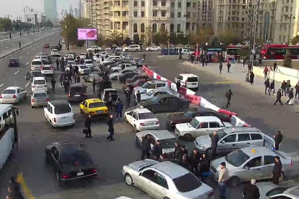 Sabahdan bu ünvanlarda maşınlarını saxlayanlar CƏRİMƏLƏNƏCƏK