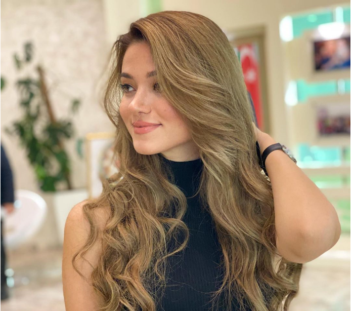 Xalq artistinin özündən gözəl qızı hər kəsi heyran qoydu - FOTOLAR