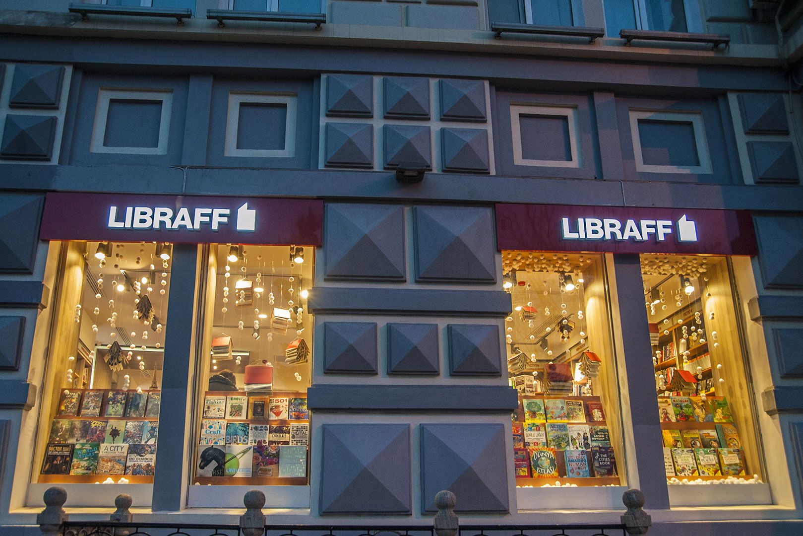“”Bravo” marketin içində olan mağazaları bağlamışıq” - “Libraff”dan açıqlama