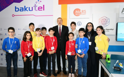 Prezident və birinci xanım şəhid övladları ilə - FOTOLAR